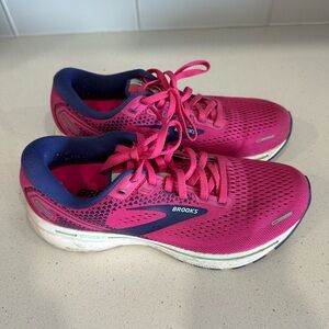 Brooks Women's Pink Running Shoes